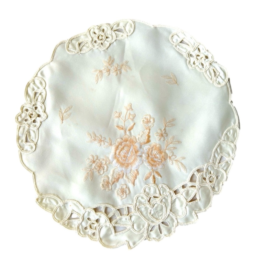 Vintage Embroidered Floral Fancy Doily Placemat Wedding Accents Decor